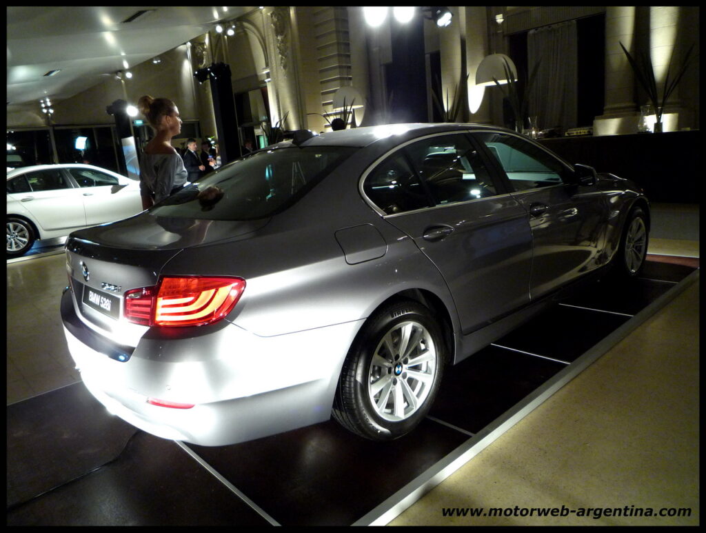 2010-08-11-bmw-f10-exteriores-013