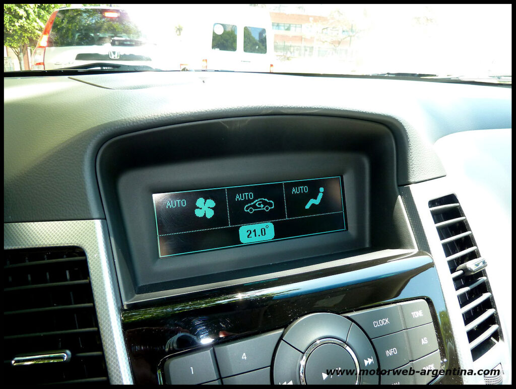 2010-11-28  Cruze - Consola 10