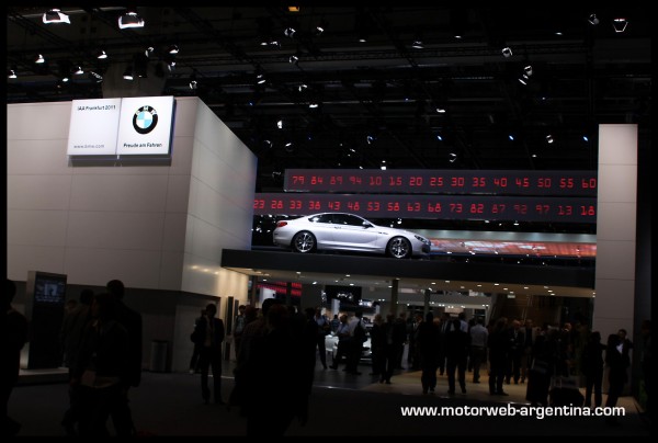 El mundo BMW en el Sal n de Frankfurt 2011