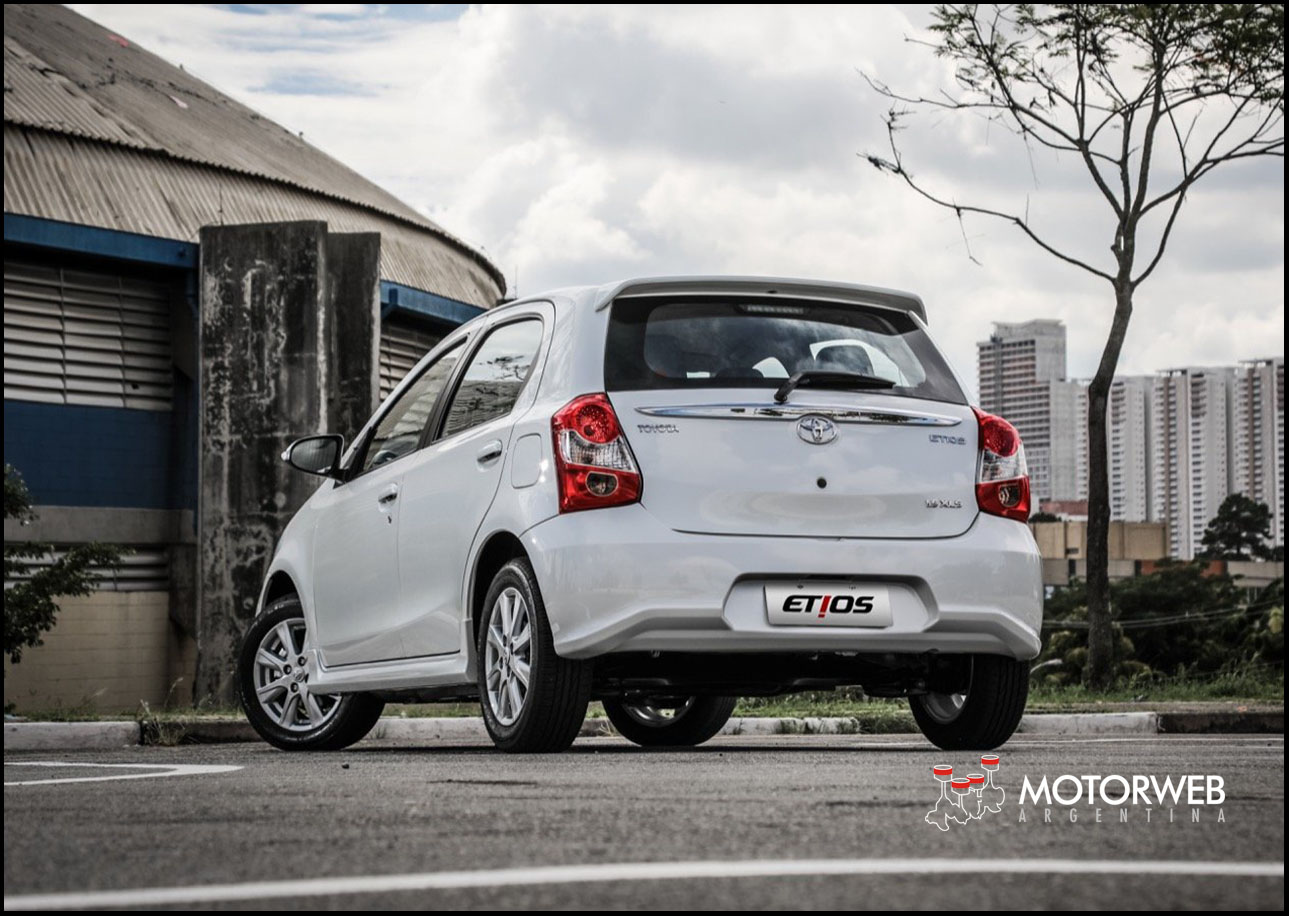 El Toyota Etios suma ESP en todas las versiones - Motorweb Argentina